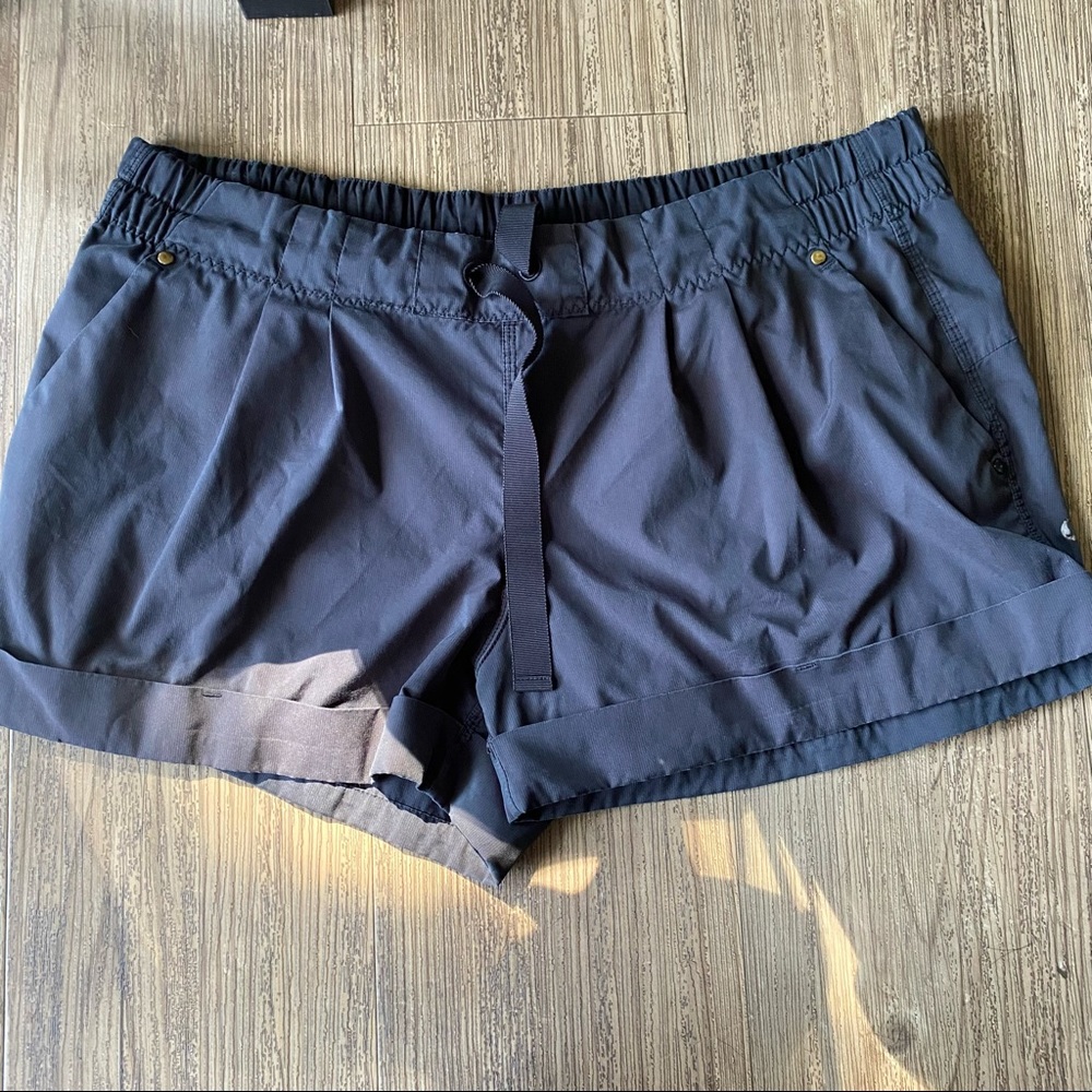 Lululemon Spring Break Away Short